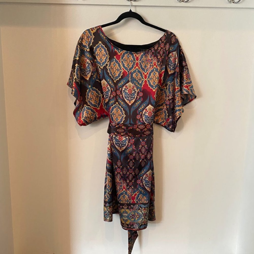 BCBG Maxazria Dress (Size Medium)
